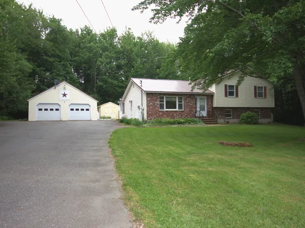 27 Roundstone Drive, Glenburn, ME 04401