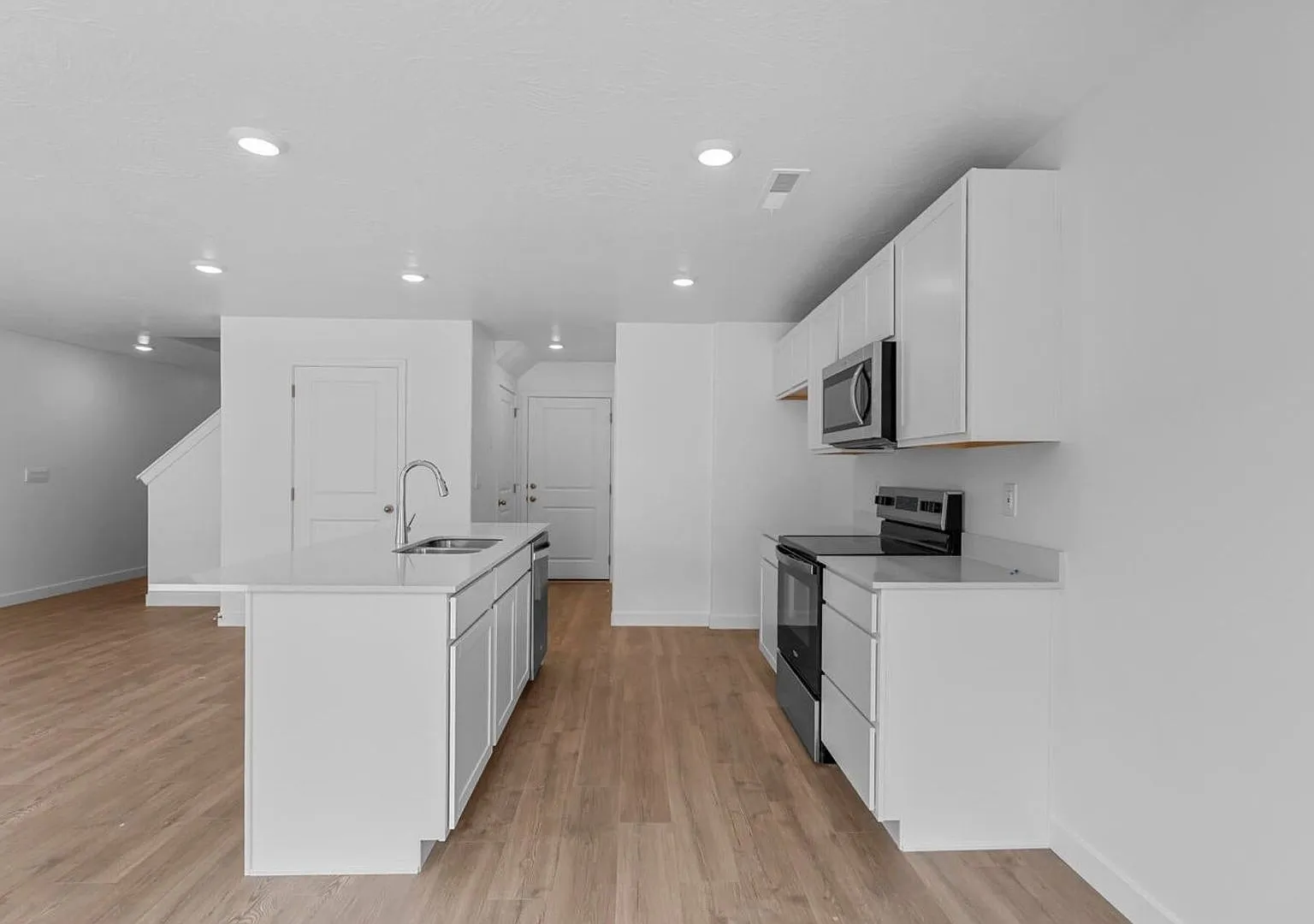Your New Home Awaits! Pet Friendly Home In Long Valley! — Photo 1