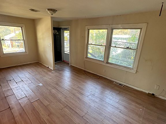 2nd image of 505 Valley St #A