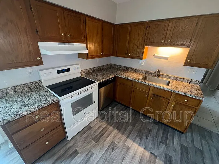 422 Spring St #1 — Photo 5