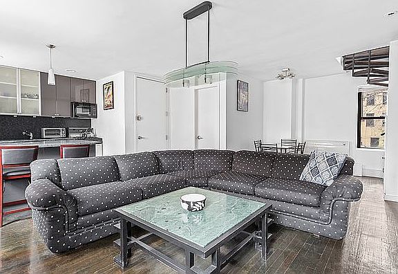 4th image of 250 E 32nd St #3-4