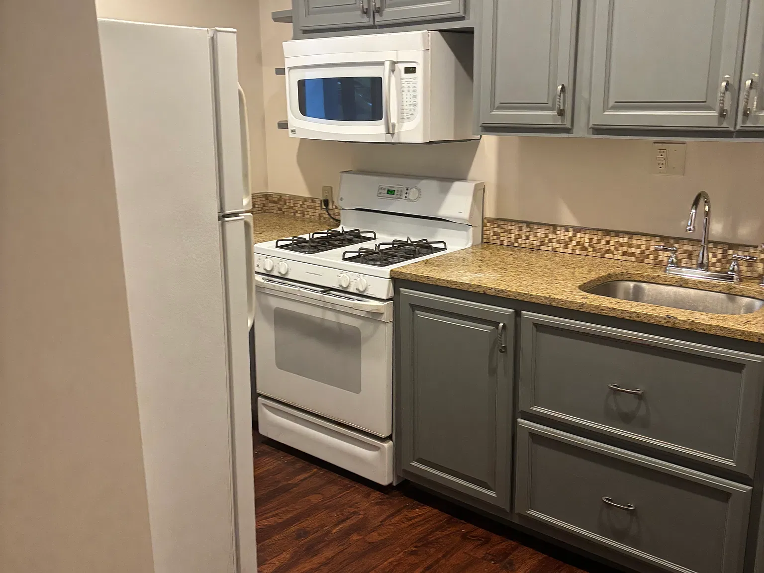 1 bed, $700 — Photo 3