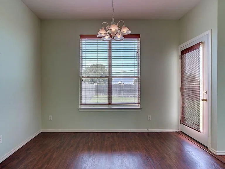 1039 Janae Ct — Photo 5