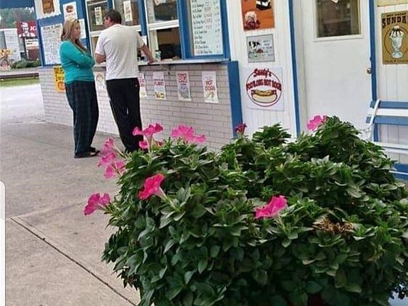 5th image of 17635 Lake Shore Blvd