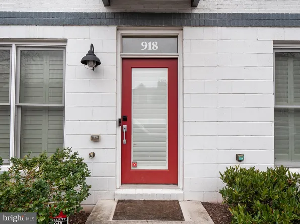 918 Pete Jones Way, Alexandria, VA 22314