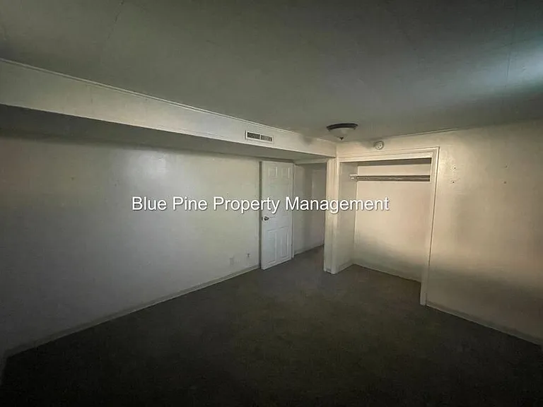 960 Homer Ave — Photo 12