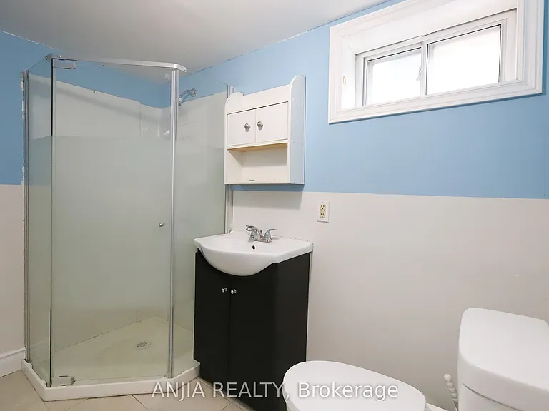 345 Glebemount Ave #LOWER — Photo 9