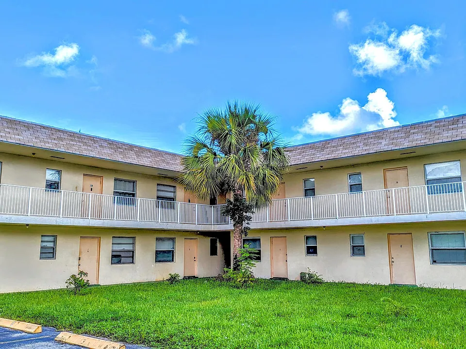 2301 SE 4th St #3