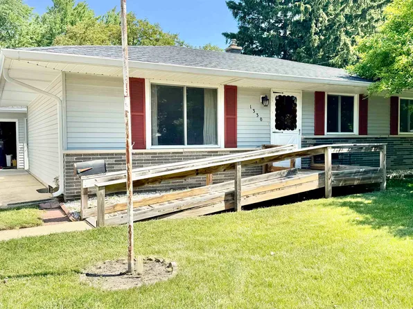1330 Roosevelt Ave, Janesville, WI 53546