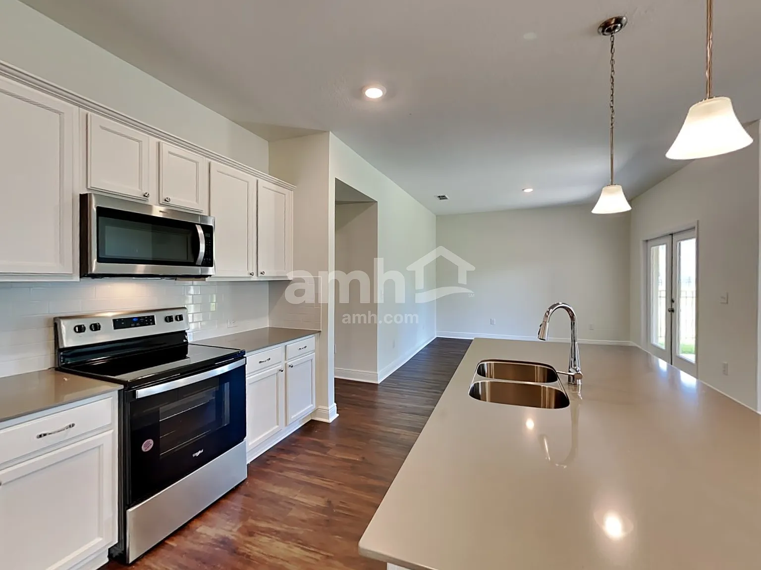 3 bed, 2.0 bath, 1700 sqft, $2,585 — Photo 4