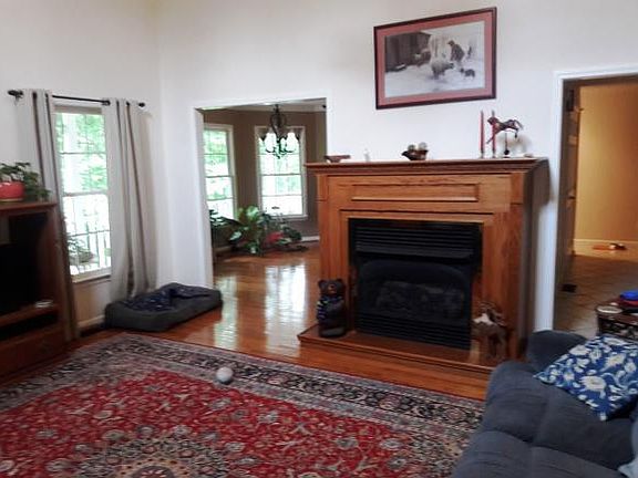4th image of 113 Mountain Laurel Ct