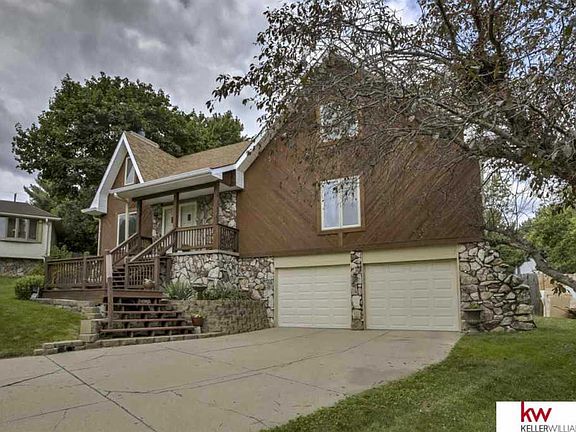2nd image of 15522 Dewey Cir