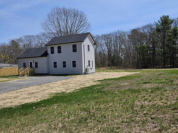 3rd image of 303 Maquoit Road