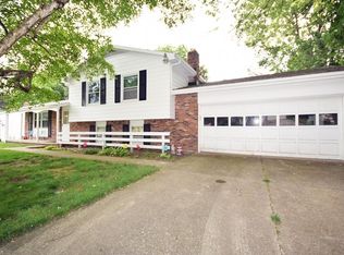 470 Green Meadow Dr, Tallmadge, OH