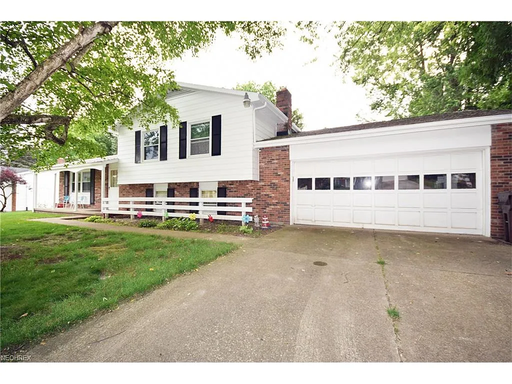470 Green Meadow Dr photo 1