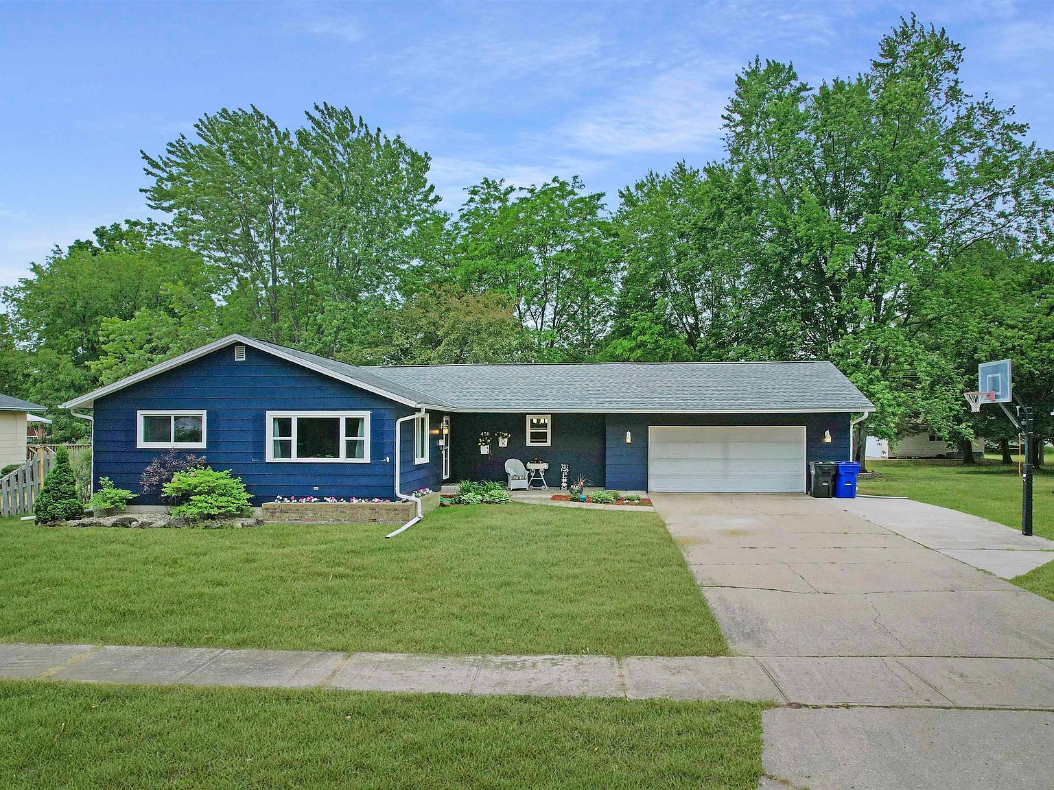 451 S Wells Ave, Peshtigo, WI 54157 Zillow