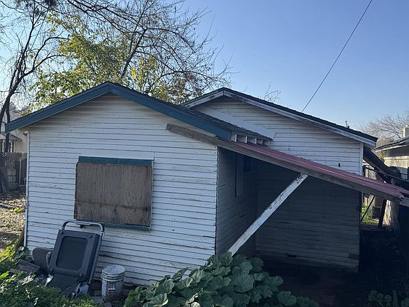 4th image of 1512 N Pacific Ave