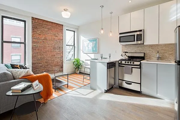 Rented by Kian Realty | media 19