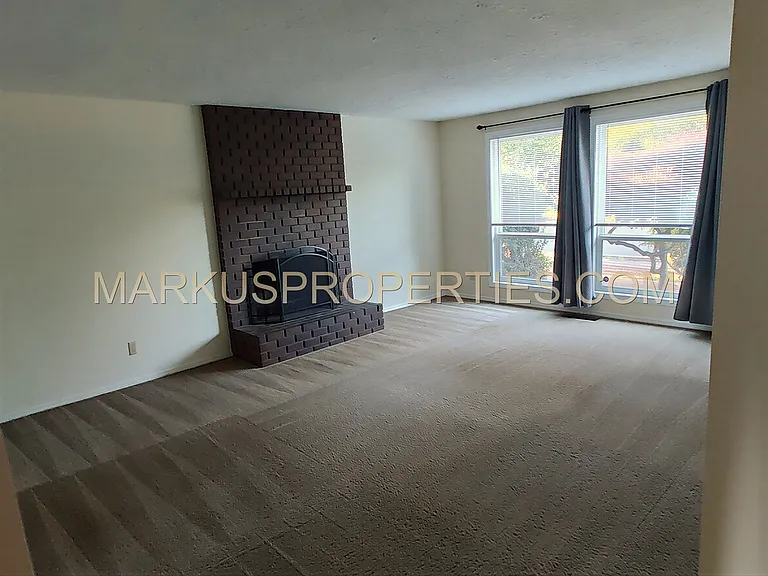 8367 SW Tygh Loop — Photo 4