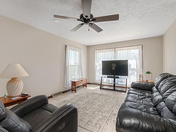 4th image of 507 Blackhawk Ave