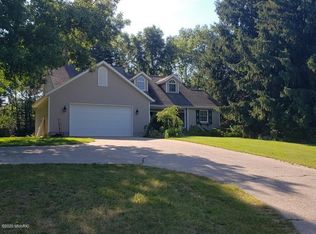 2281 W Pike Rd, New Era, MI 49446