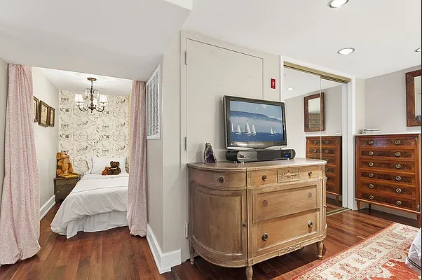 Rented by J R Daly & Sons | media 21