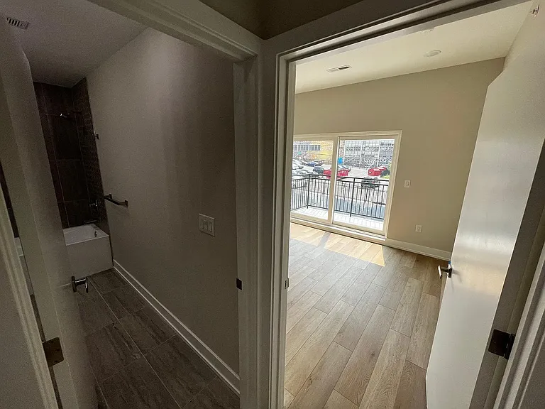 719 N 35th St #4A — Photo 10