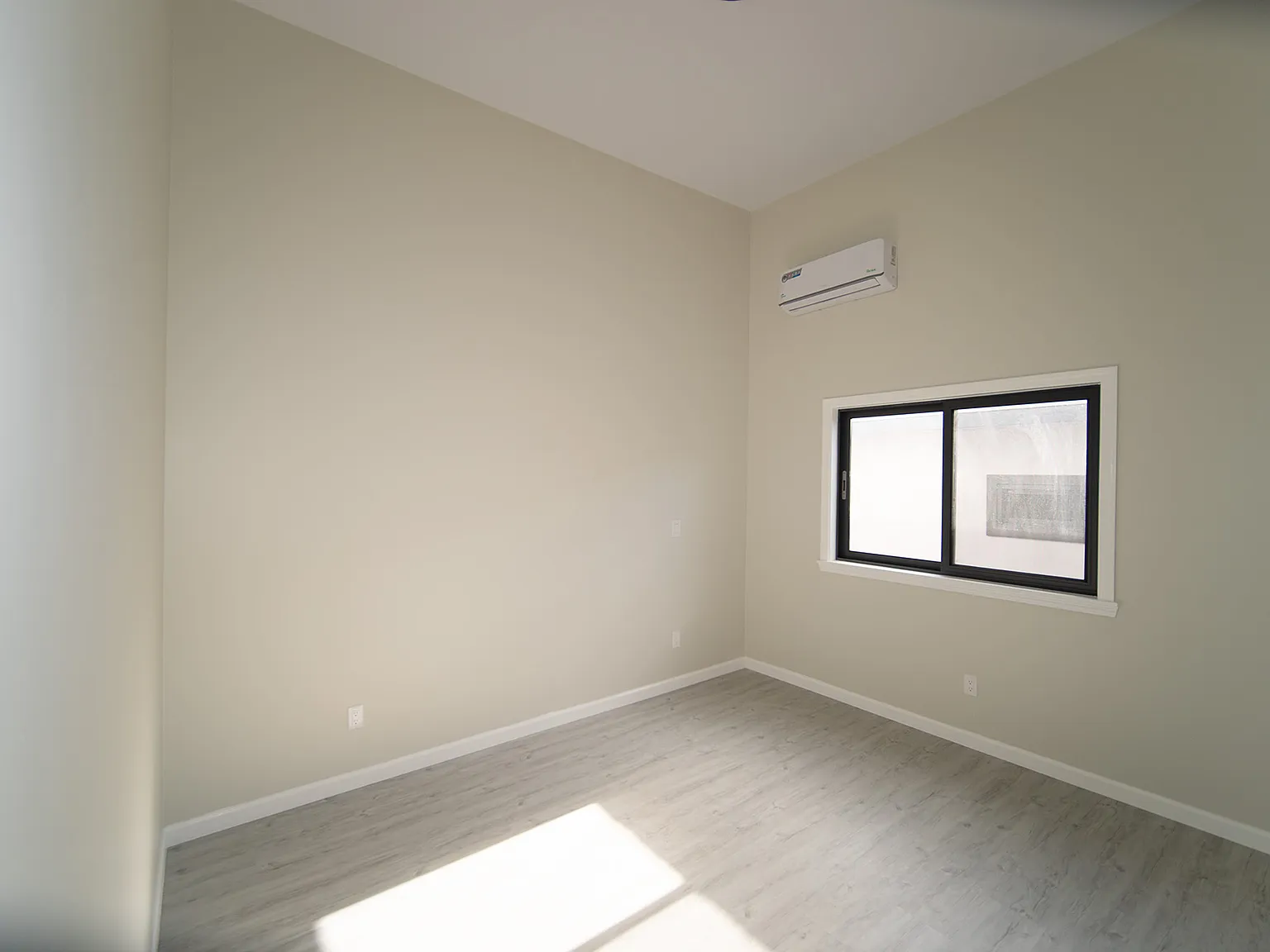 99-806A Aliipoe - Front 3 — Photo 4