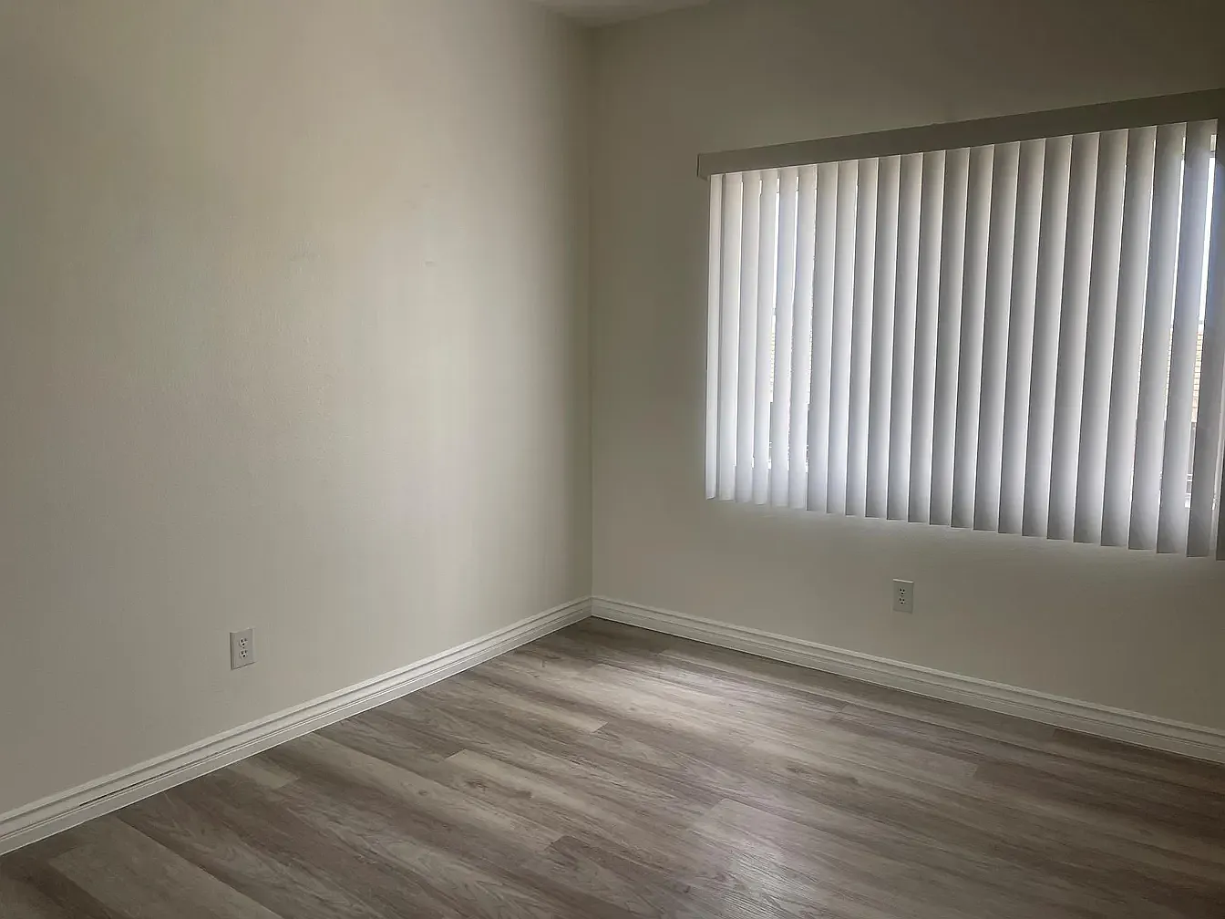 2 bed, 1000 sqft, $3,195 — Photo 4