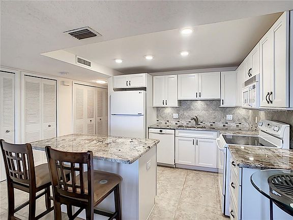 4th image of 7700 Sun Island Dr S APT 207