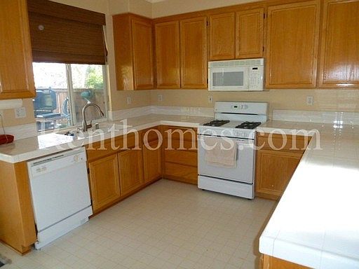 4th image of 515 San Bruno Pl