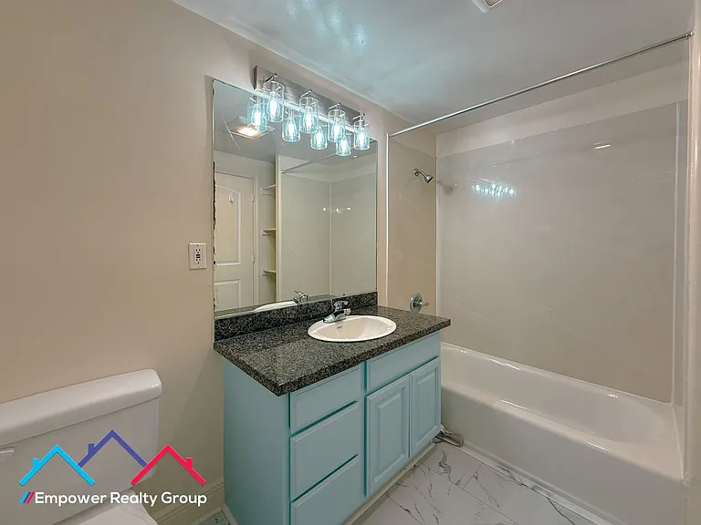 1515 14th Ave #302 — Photo 17