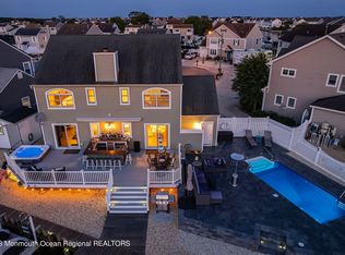 96 Windjammer Ct, Bayville, NJ 08721
