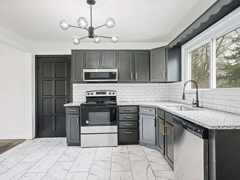 7109 Conser St — Photo 17