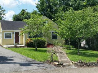 5011 Hedgewood Dr, Knoxville, TN 37918
