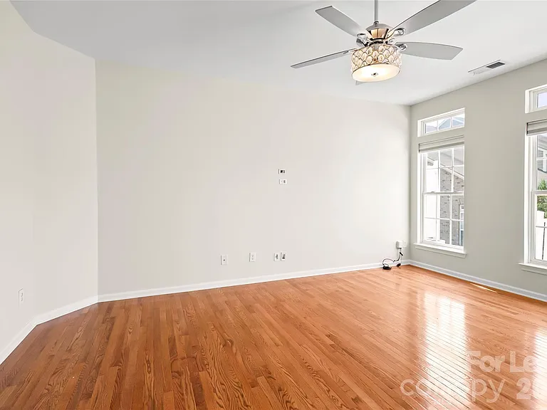 417 Armour St — Photo 17