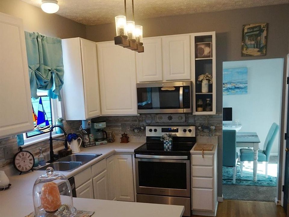 1st image of 9701 Cherbourg Dr