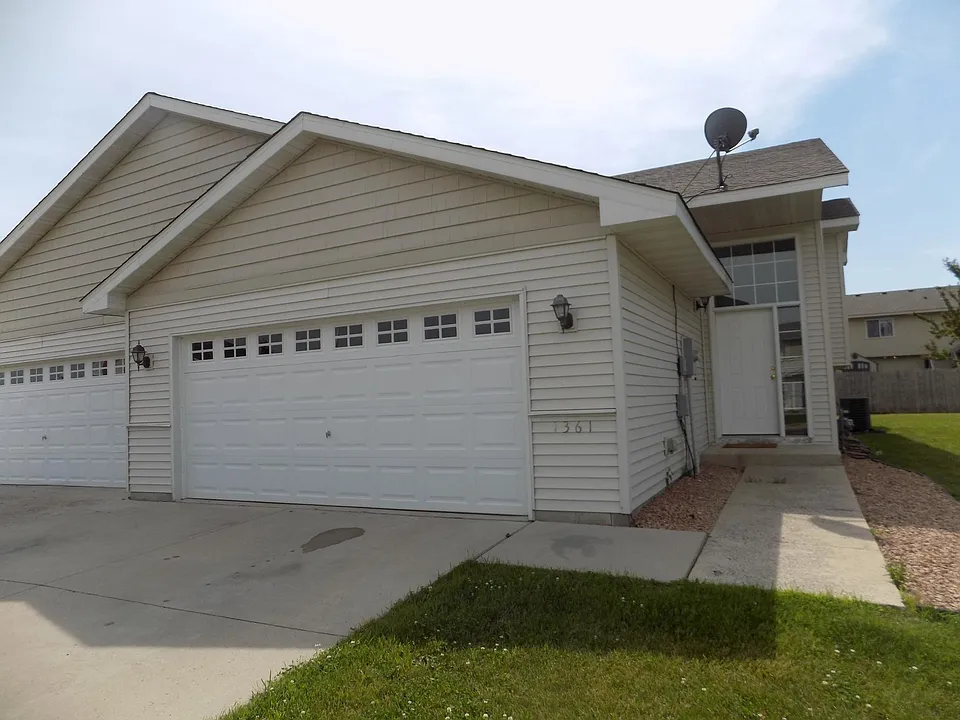 13XX Peitz Ave