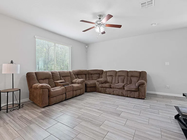 307 Parkside Dr — Photo 12