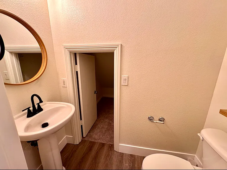 1529 Tillman Falls Ave — Photo 12