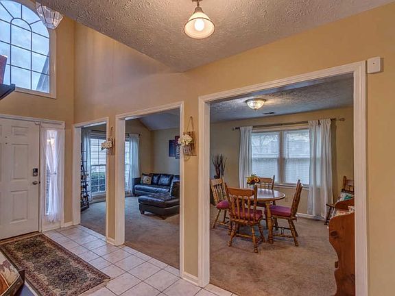 3rd image of 3721 White Pine Dr