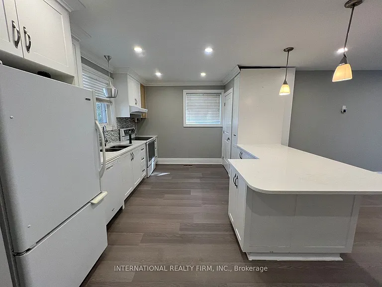 73 Murray Dr — Photo 7