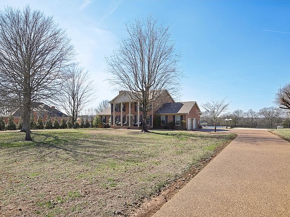 4th image of 521 General Kershaw Dr