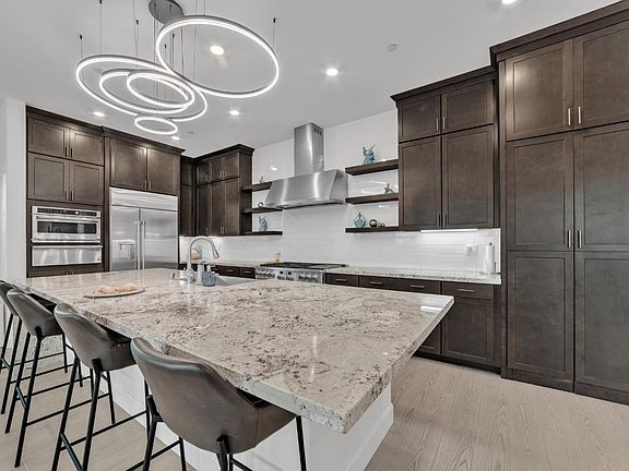 5th image of 4631 Valley Terrace Cir
