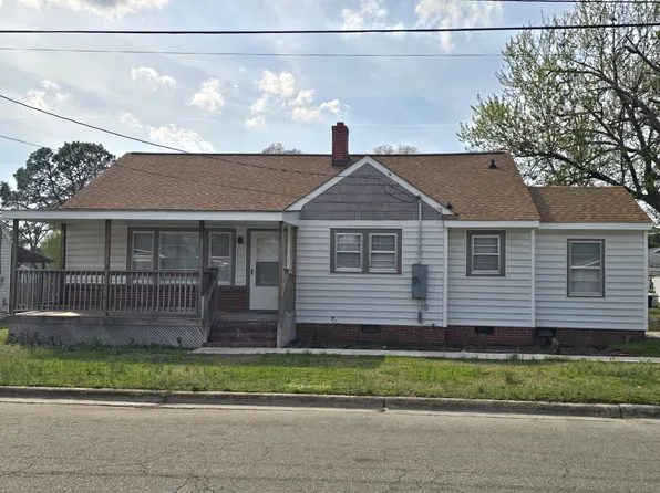 305 N Grimes St, Robersonville, NC 27871