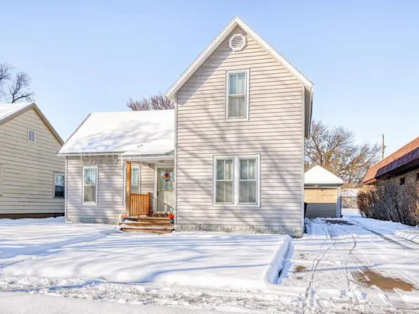 913 N Main St, McPherson, KS 67460