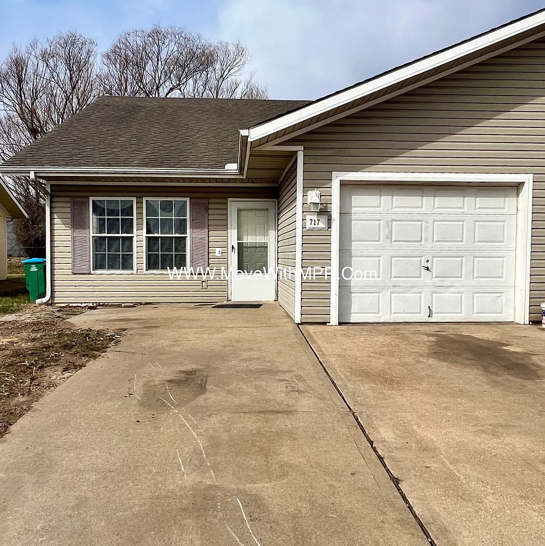 717A Meadow Ln, Peculiar, MO 64078 Zillow