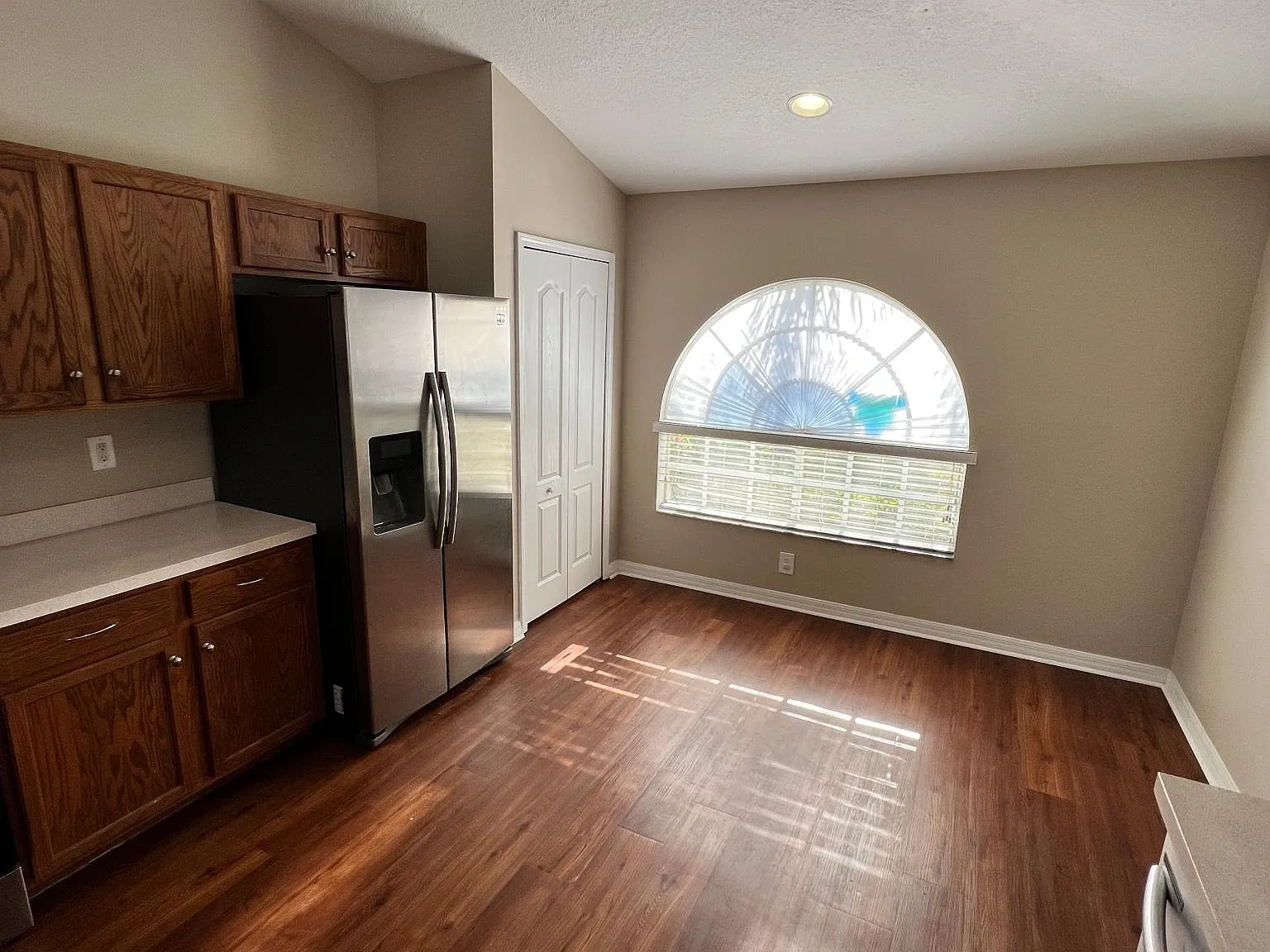 3 bed, 1750 sqft, $2,150 — Photo 3