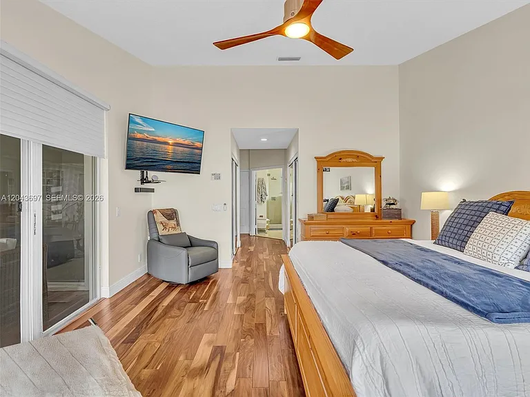 639 Verona Pl — Photo 25