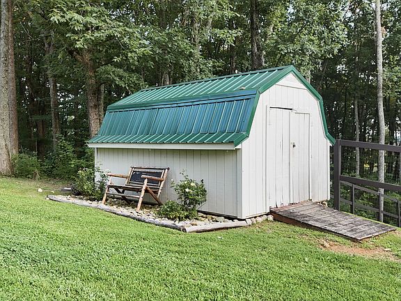 5th image of 379 Clint Williams Rd